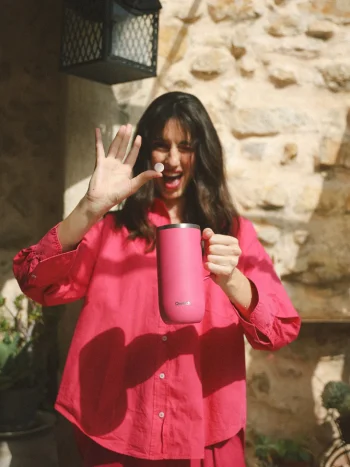 Cold Cup reutilizável, a tendência moderna e sustentável de dizer não às embalagens de plástico e descartáveis. Para uma hidratação com estilo e sustentável.