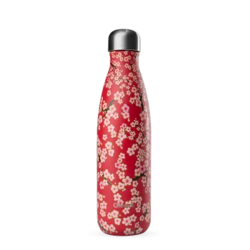 Garrafa térmica reutilizável Qwetch Originals Flowers vermelha, 500ml, com padrão floral rosa e branco sobre fundo vermelho, tampa prateada. Ideal para bebidas quentes ou frias. Produto ecológico e certificado.