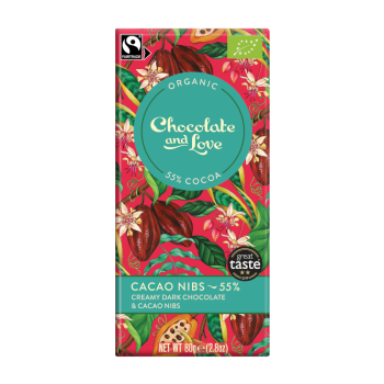 Tablete de chocolate preto biológico 55% cacau com pepitas de cacau, marca Chocolate and Love, embalagem colorida de 80 g.